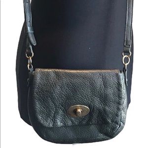Roots genuine leather green crossbody
